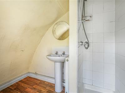 SHOWER ROOM ENSUITE